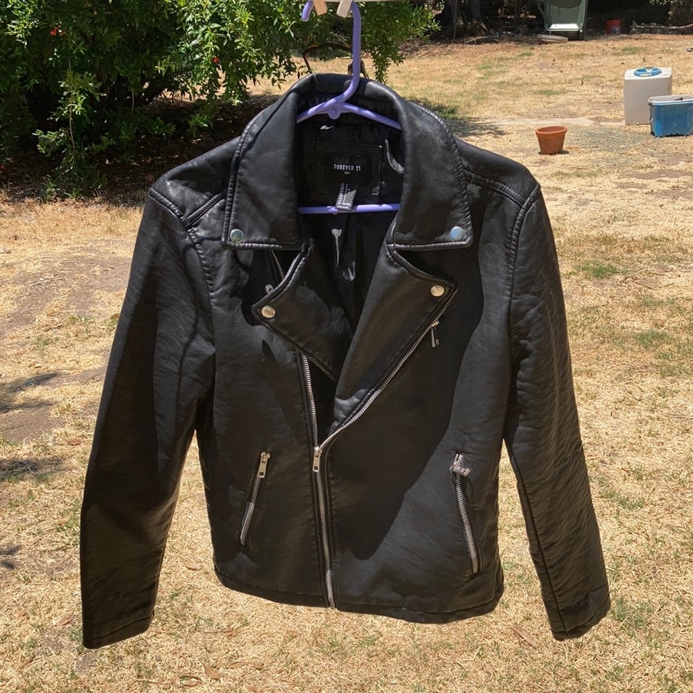 Men’s forever 21 Jacket black zippered Men’s small